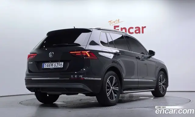 Volkswagen Tiguan 2020 2.0 автомат (гидро), миниатюра 2 Volkswagen Tiguan 2020 2.0 автомат (гидро), миниатюра 2
