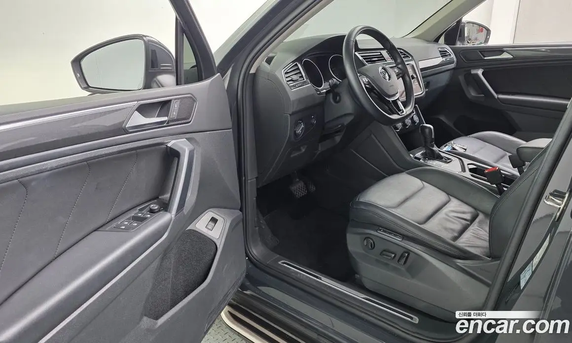 Volkswagen Tiguan 2020 2.0 автомат (гидро), фото 13 Volkswagen Tiguan 2020 2.0 автомат (гидро), фото 13