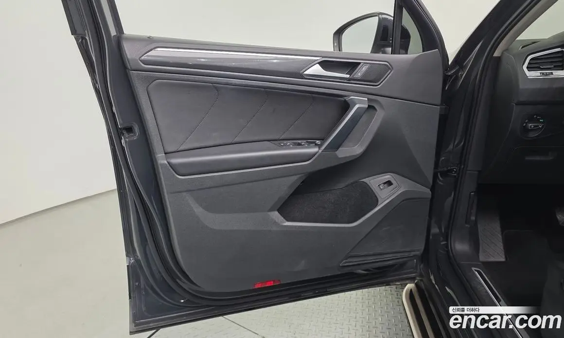 Volkswagen Tiguan 2020 2.0 автомат (гидро), фото 14 Volkswagen Tiguan 2020 2.0 автомат (гидро), фото 14