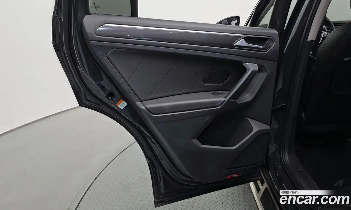 Volkswagen Tiguan 2020 2.0 автомат (гидро), фото 15 Volkswagen Tiguan 2020 2.0 автомат (гидро), фото 15