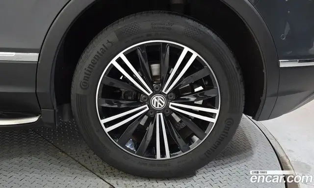 Volkswagen Tiguan 2020 2.0 автомат (гидро), миниатюра 7 Volkswagen Tiguan 2020 2.0 автомат (гидро), миниатюра 7