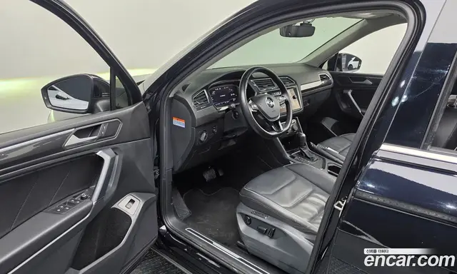 Volkswagen Tiguan 2020 2.0 автомат (гидро), миниатюра 12