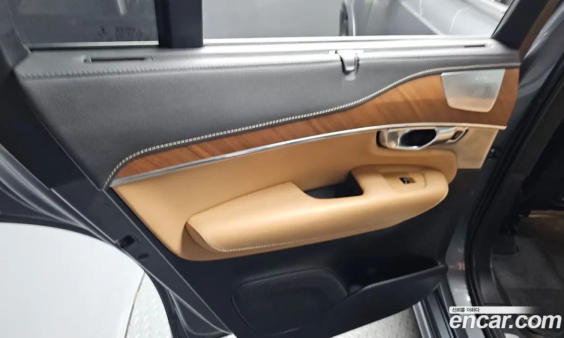 Volvo XC90 2019 2.0 автомат (гидро), фото 15 Volvo XC90 2019 2.0 автомат (гидро), фото 15