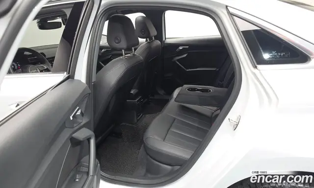 Audi A3 2023 2.0 автомат (гидро), миниатюра 12