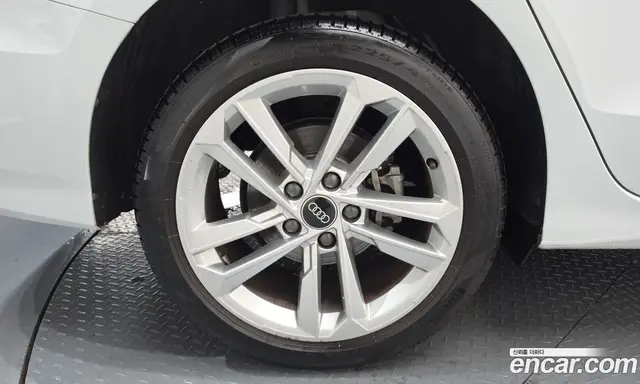 Audi A3 2023 2.0 автомат (гидро), миниатюра 5 Audi A3 2023 2.0 автомат (гидро), миниатюра 5
