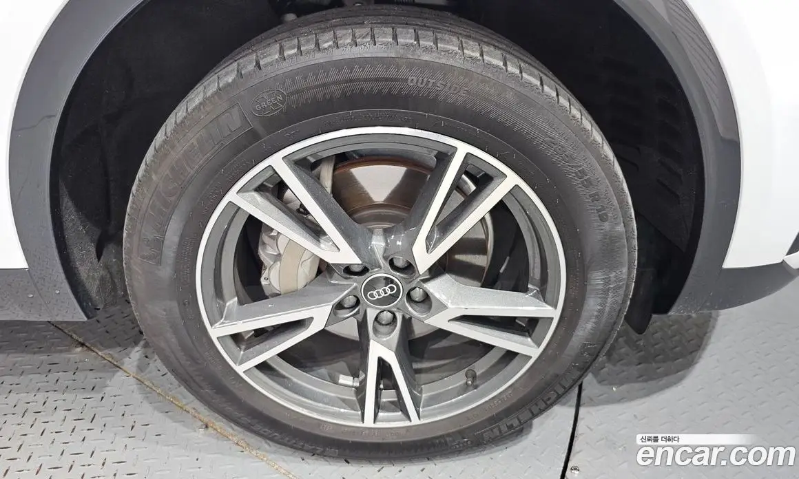 Audi Q5 2022 2.0 автомат (гидро), фото 7