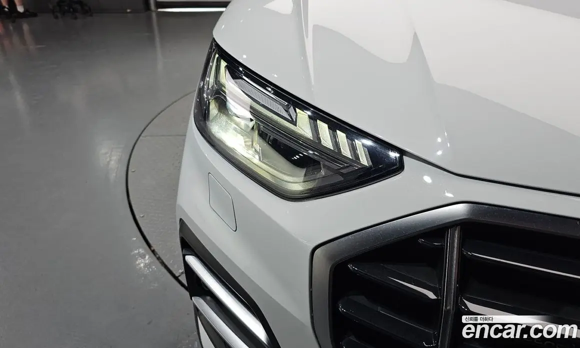 Audi Q5 2022 2.0 автомат (гидро), фото 8