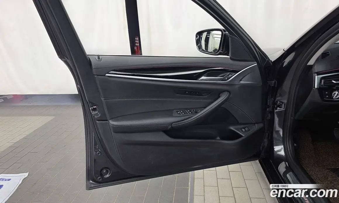 BMW 5 серия 2018 2.0 автомат (гидро), фото 14
