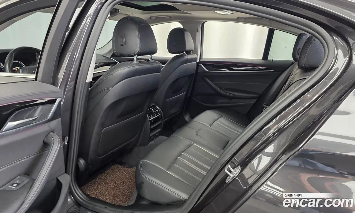 BMW 5 серия 2018 2.0 автомат (гидро), фото 16