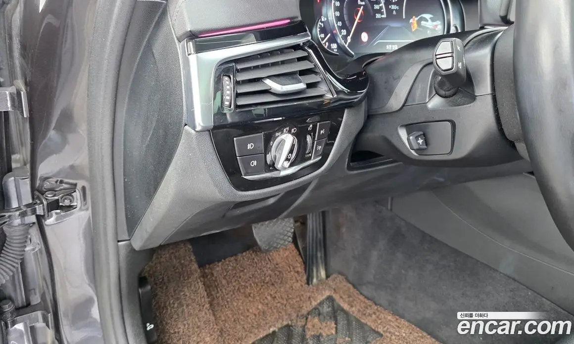 BMW 5 серия 2018 2.0 автомат (гидро), фото 28