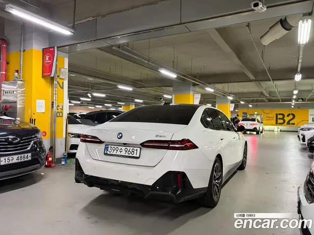 BMW 5 серия 2024 2.0 автомат (гидро), миниатюра 4