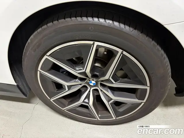 BMW 5 серия 2024 2.0 автомат (гидро), миниатюра 6