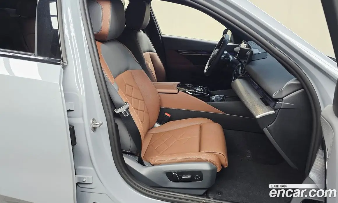 BMW 5 серия 2025 2.0 автомат (гидро), фото 15
