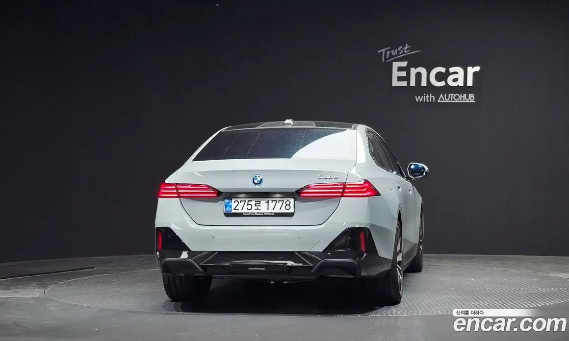 BMW 5 серия 2025 2.0 автомат (гидро), фото 3