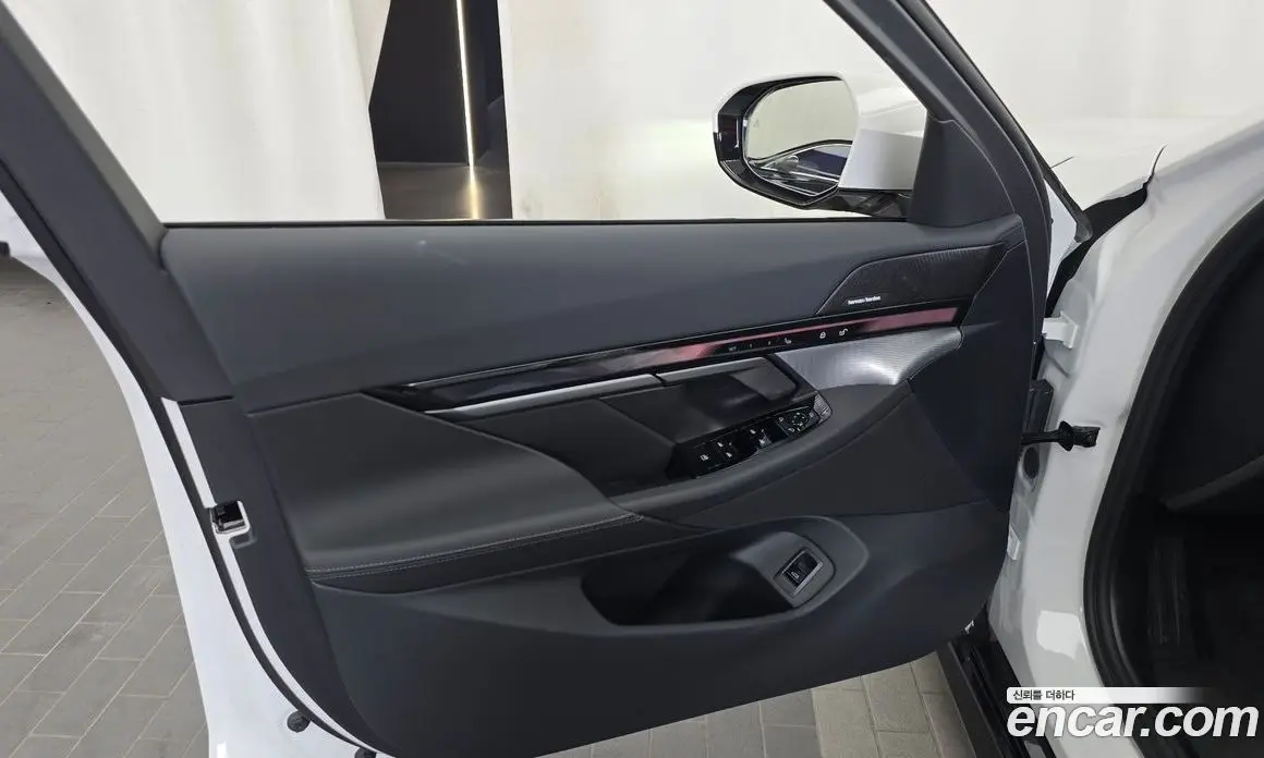 BMW 5 серия 2025 2.0 автомат (гидро), фото 14 BMW 5 серия 2025 2.0 автомат (гидро), фото 14