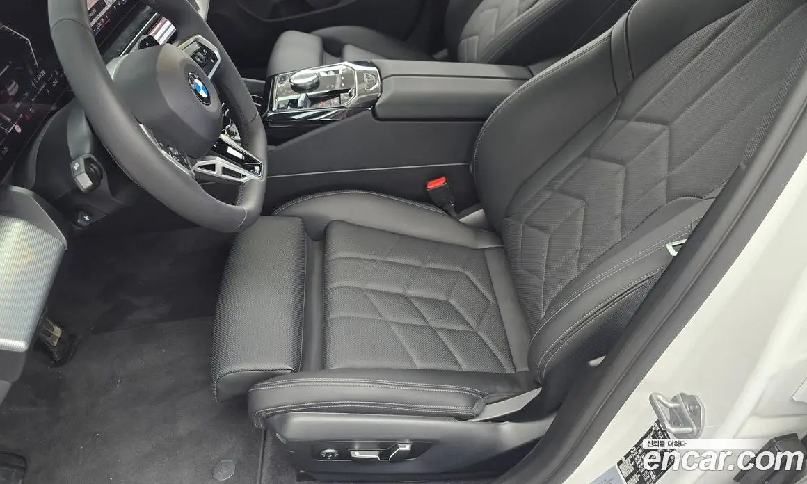 BMW 5 серия 2025 2.0 автомат (гидро), фото 31 BMW 5 серия 2025 2.0 автомат (гидро), фото 31