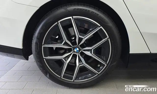 BMW 5 серия 2025 2.0 автомат (гидро), миниатюра 5 BMW 5 серия 2025 2.0 автомат (гидро), миниатюра 5