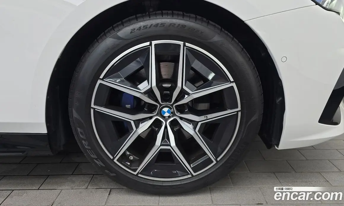 BMW 5 серия 2025 2.0 автомат (гидро), фото 7 BMW 5 серия 2025 2.0 автомат (гидро), фото 7