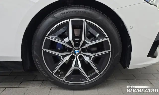 BMW 5 серия 2025 2.0 автомат (гидро), миниатюра 7 BMW 5 серия 2025 2.0 автомат (гидро), миниатюра 7