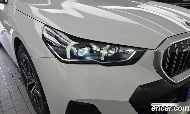BMW 5 серия 2025 2.0 автомат (гидро), миниатюра 8 BMW 5 серия 2025 2.0 автомат (гидро), миниатюра 8