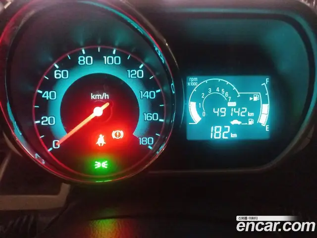 Chevrolet Spark 2014 1.0 автомат (гидро), миниатюра 5 Chevrolet Spark 2014 1.0 автомат (гидро), миниатюра 5