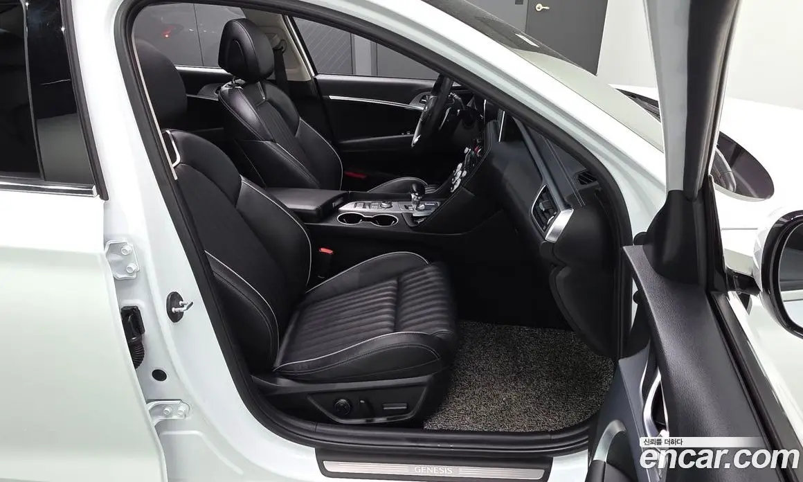 Genesis G70 2020 2.0 автомат (гидро), фото 16 Genesis G70 2020 2.0 автомат (гидро), фото 16