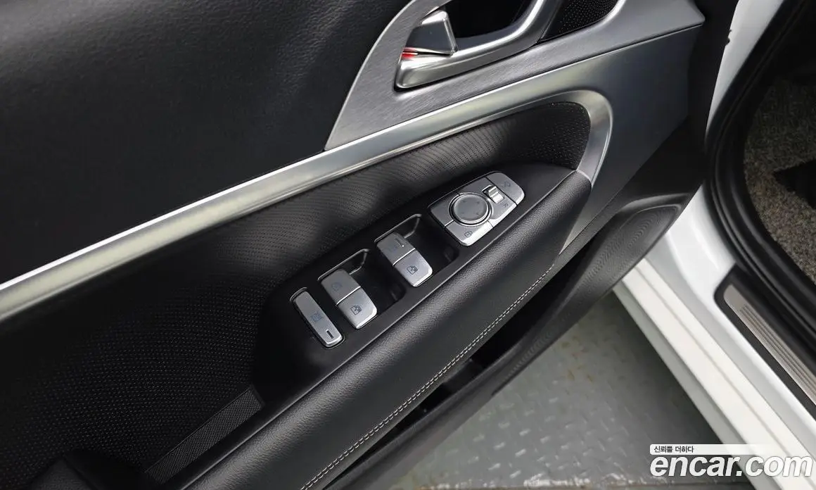 Genesis G70 2020 2.0 автомат (гидро), фото 28 Genesis G70 2020 2.0 автомат (гидро), фото 28