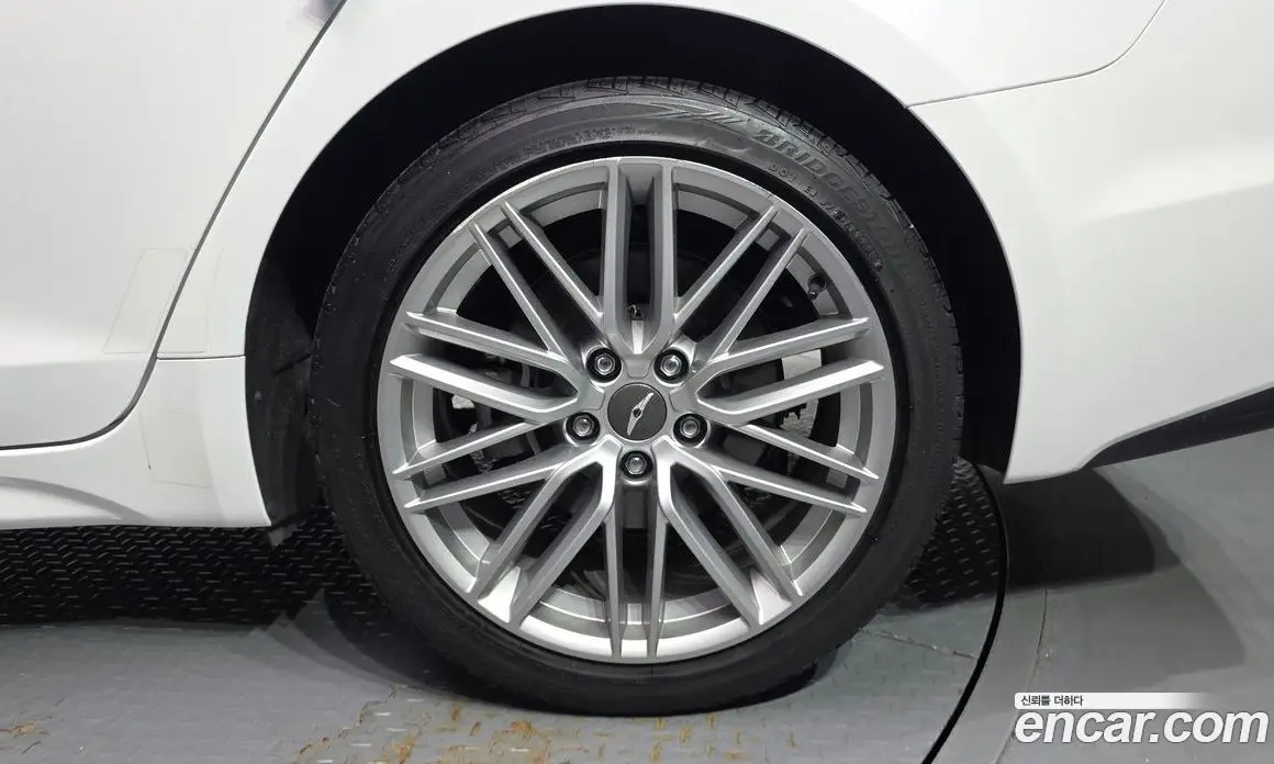 Genesis G70 2020 2.0 автомат (гидро), фото 7 Genesis G70 2020 2.0 автомат (гидро), фото 7