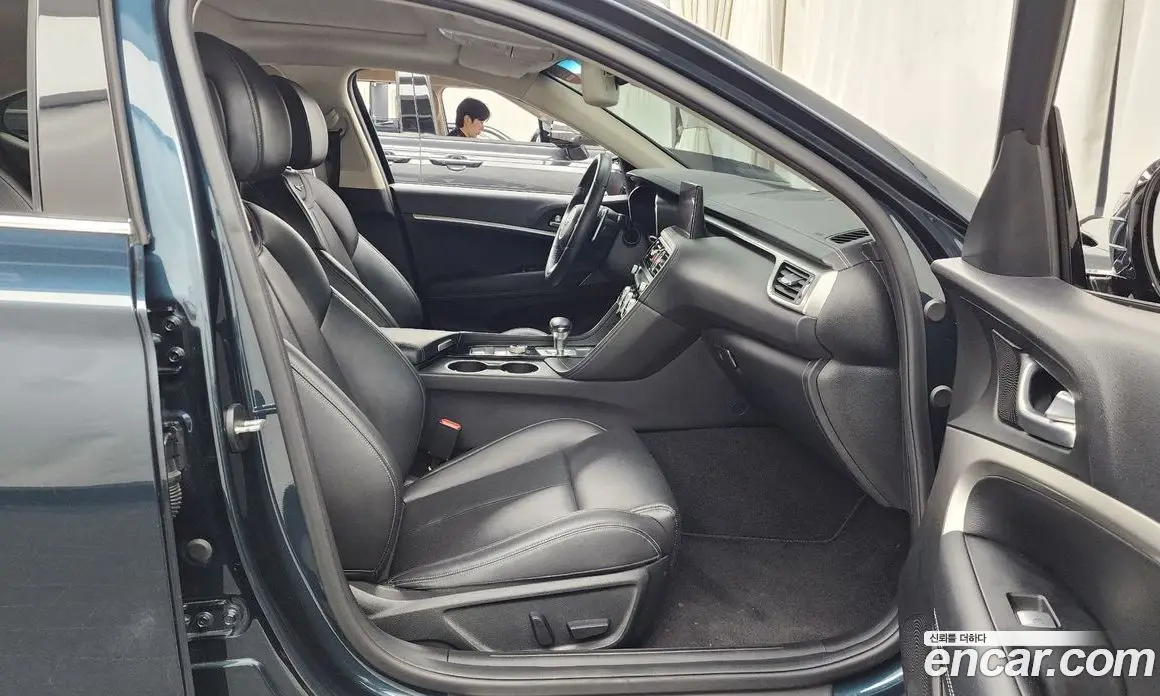 Genesis G70 2022 2.0 автомат (гидро), фото 17