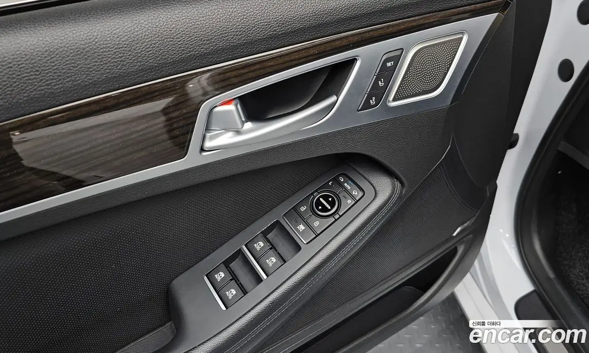 Genesis G80 2016 3.3 автомат (гидро), фото 18 Genesis G80 2016 3.3 автомат (гидро), фото 18