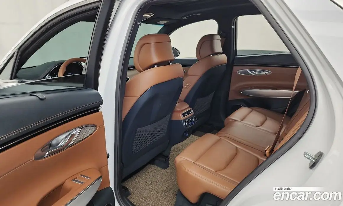 Genesis GV70 2021 2.5 автомат (гидро), фото 16 Genesis GV70 2021 2.5 автомат (гидро), фото 16