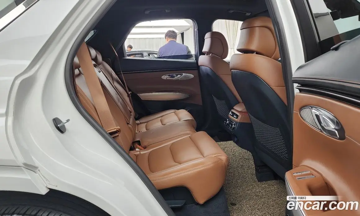 Genesis GV70 2021 2.5 автомат (гидро), фото 18 Genesis GV70 2021 2.5 автомат (гидро), фото 18