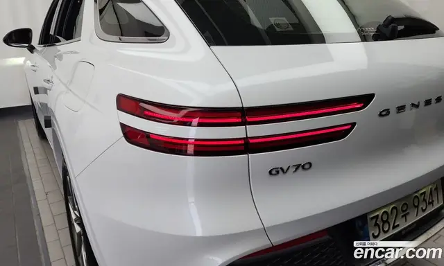 Genesis GV70 2021 2.5 автомат (гидро), миниатюра 9 Genesis GV70 2021 2.5 автомат (гидро), миниатюра 9