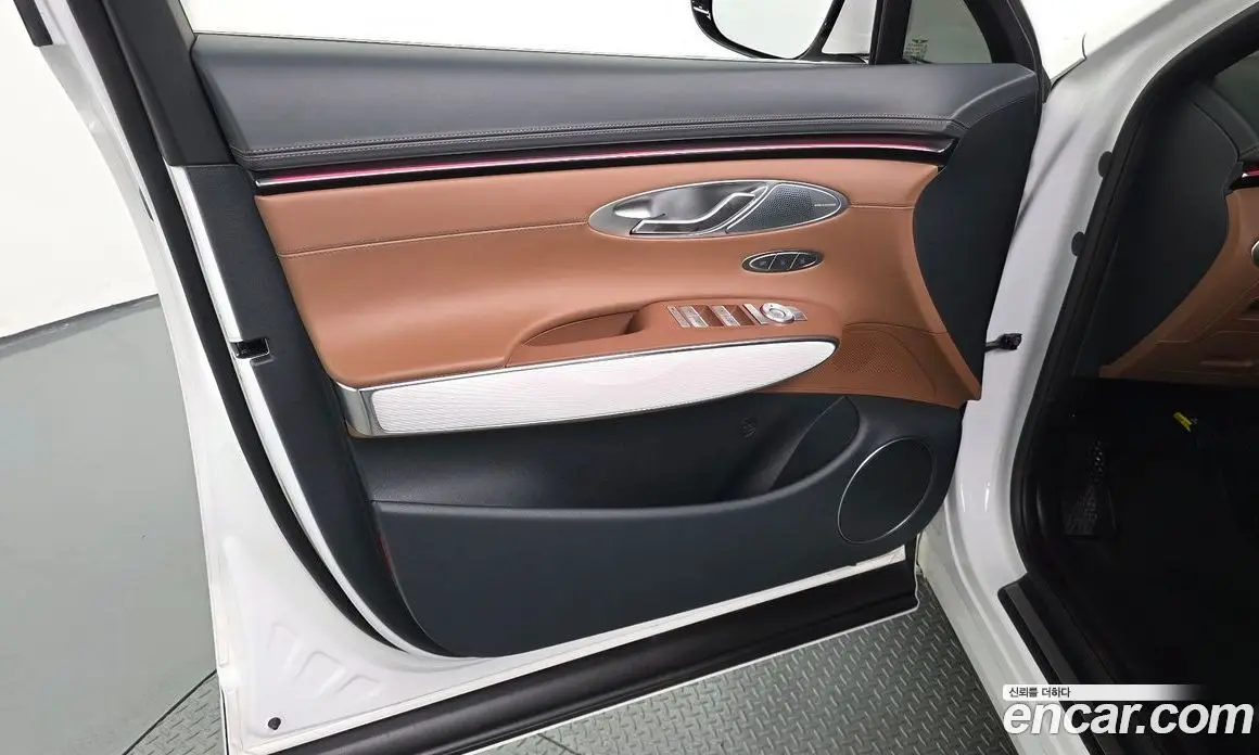 Genesis GV70 2024 2.5 автомат (гидро), фото 14