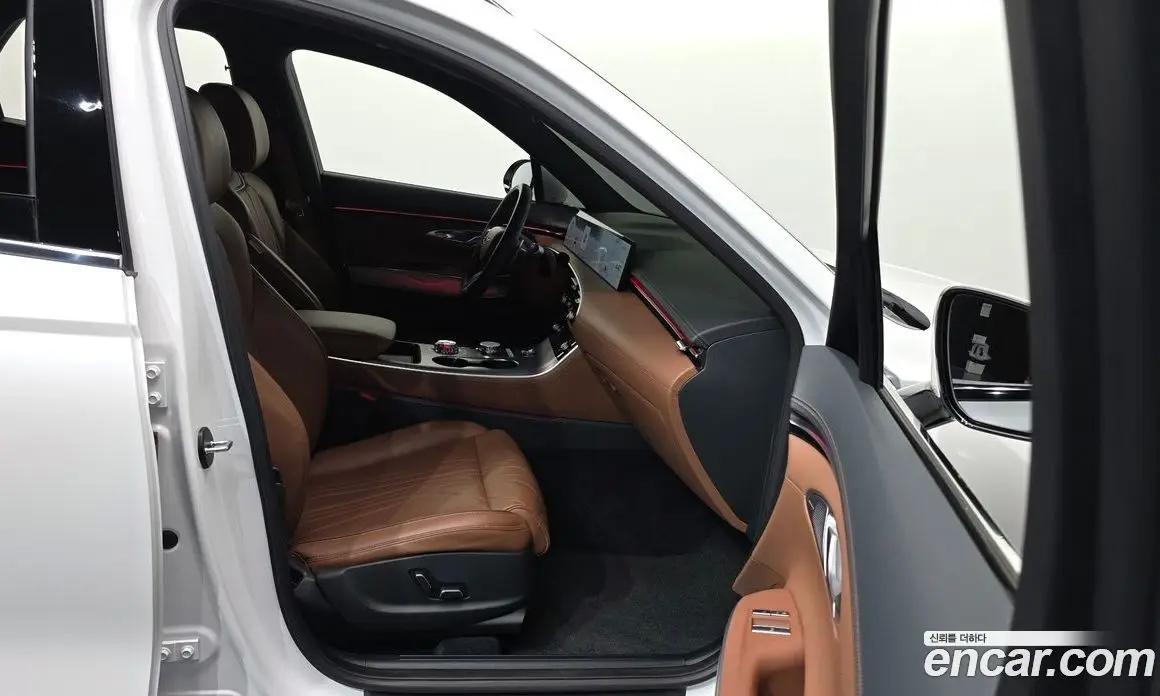 Genesis GV70 2024 2.5 автомат (гидро), фото 17
