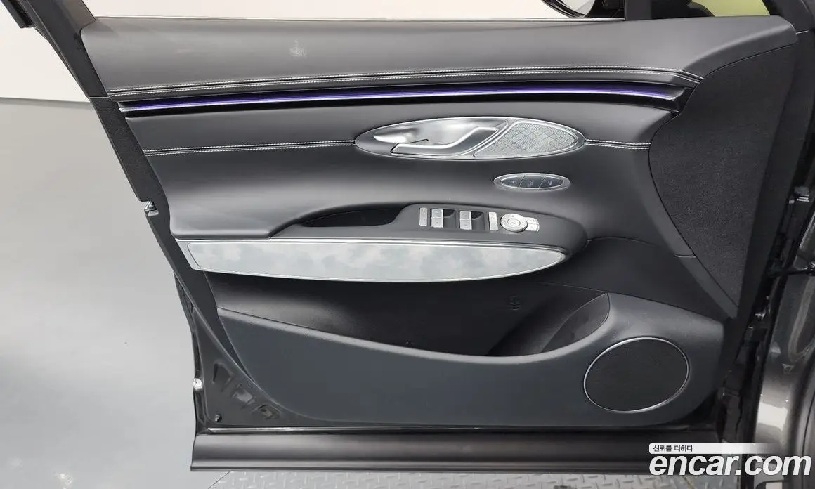 Genesis GV70 2025 0.1 автомат (гидро), фото 14