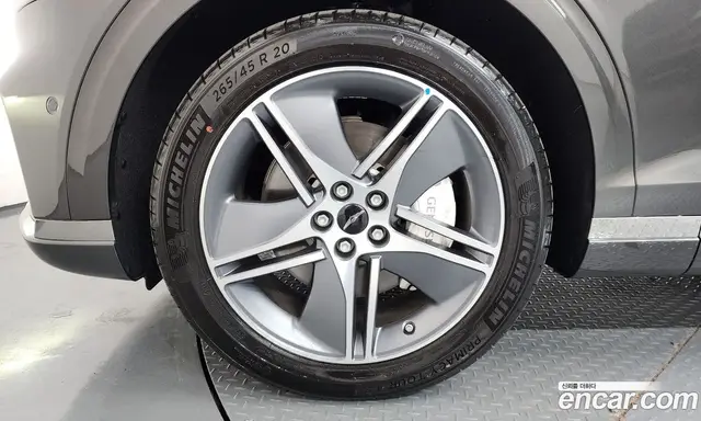 Genesis GV70 2025 0.1 автомат (гидро), миниатюра 5