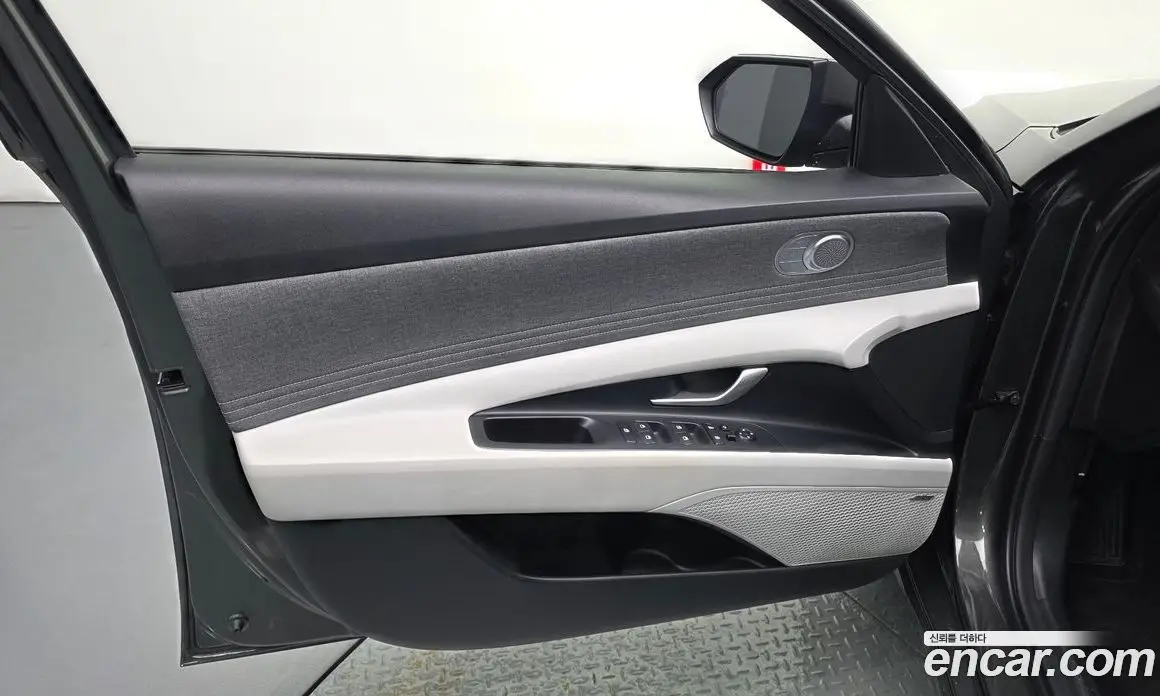 Hyundai Avante 2023 1.6 автомат (гидро), фото 14