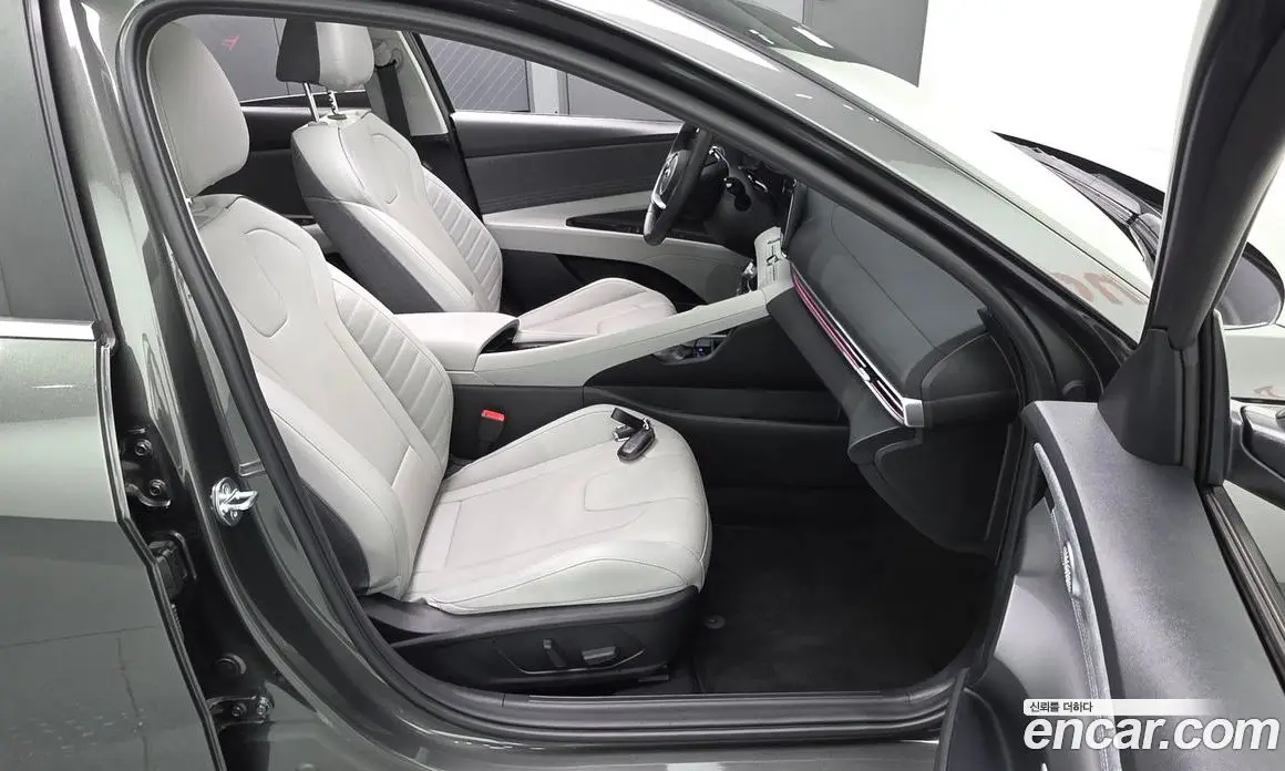 Hyundai Avante 2023 1.6 автомат (гидро), фото 16