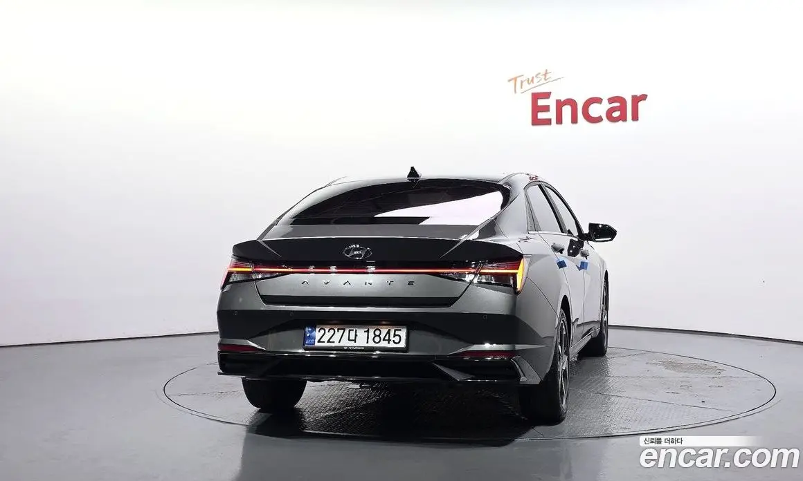 Hyundai Avante 2023 1.6 автомат (гидро), фото 4