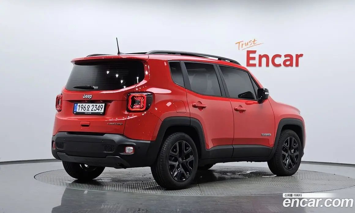 Jeep Renegade 2023 1.3 автомат (гидро), фото 1 Jeep Renegade 2023 1.3 автомат (гидро), фото 1