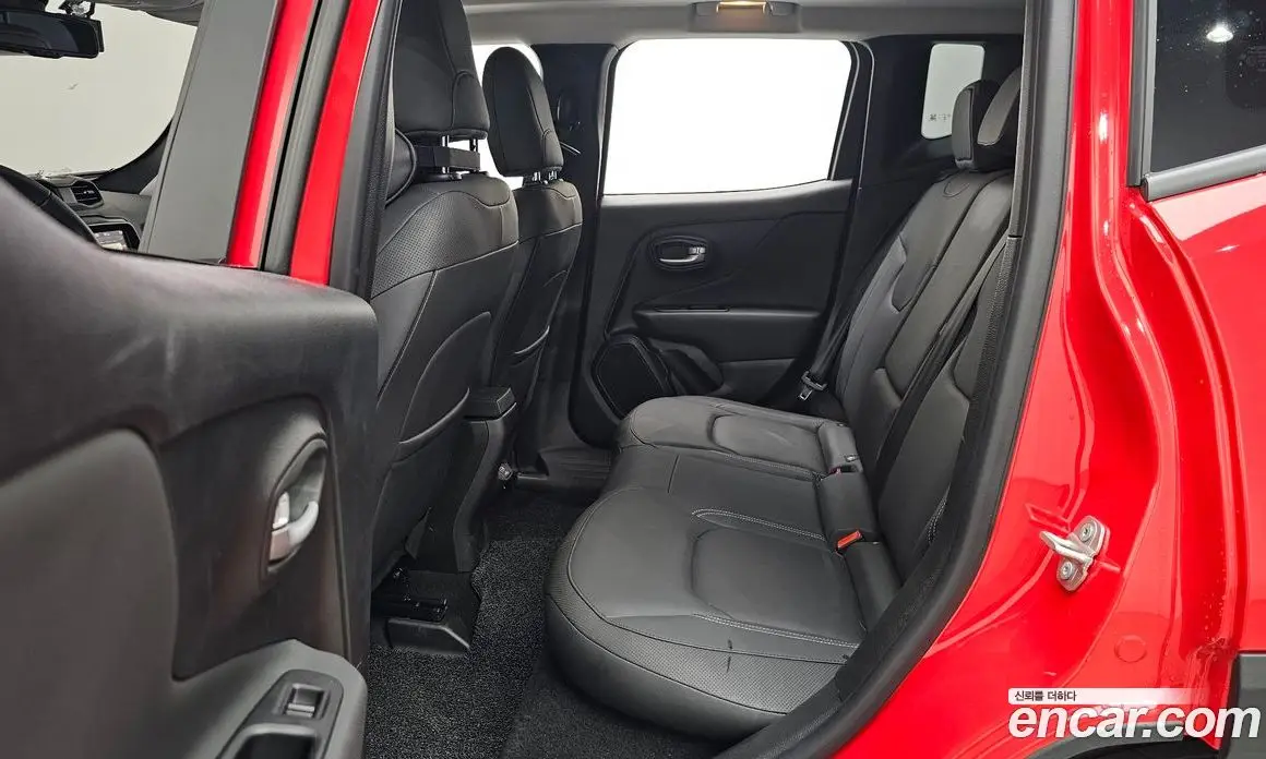 Jeep Renegade 2023 1.3 автомат (гидро), фото 15 Jeep Renegade 2023 1.3 автомат (гидро), фото 15