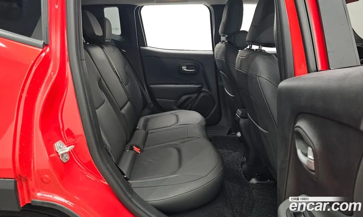 Jeep Renegade 2023 1.3 автомат (гидро), фото 17 Jeep Renegade 2023 1.3 автомат (гидро), фото 17