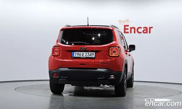 Jeep Renegade 2023 1.3 автомат (гидро), миниатюра 3 Jeep Renegade 2023 1.3 автомат (гидро), миниатюра 3