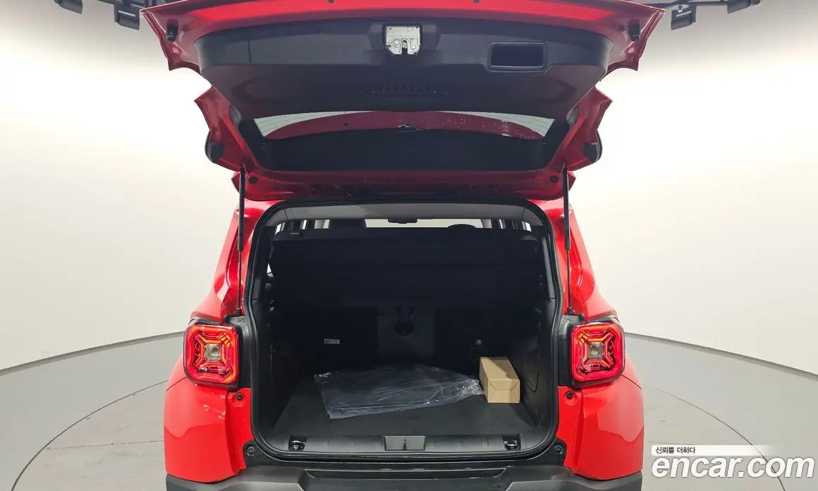 Jeep Renegade 2023 1.3 автомат (гидро), фото 33 Jeep Renegade 2023 1.3 автомат (гидро), фото 33