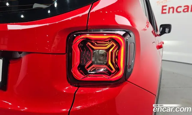 Jeep Renegade 2023 1.3 автомат (гидро), миниатюра 8 Jeep Renegade 2023 1.3 автомат (гидро), миниатюра 8