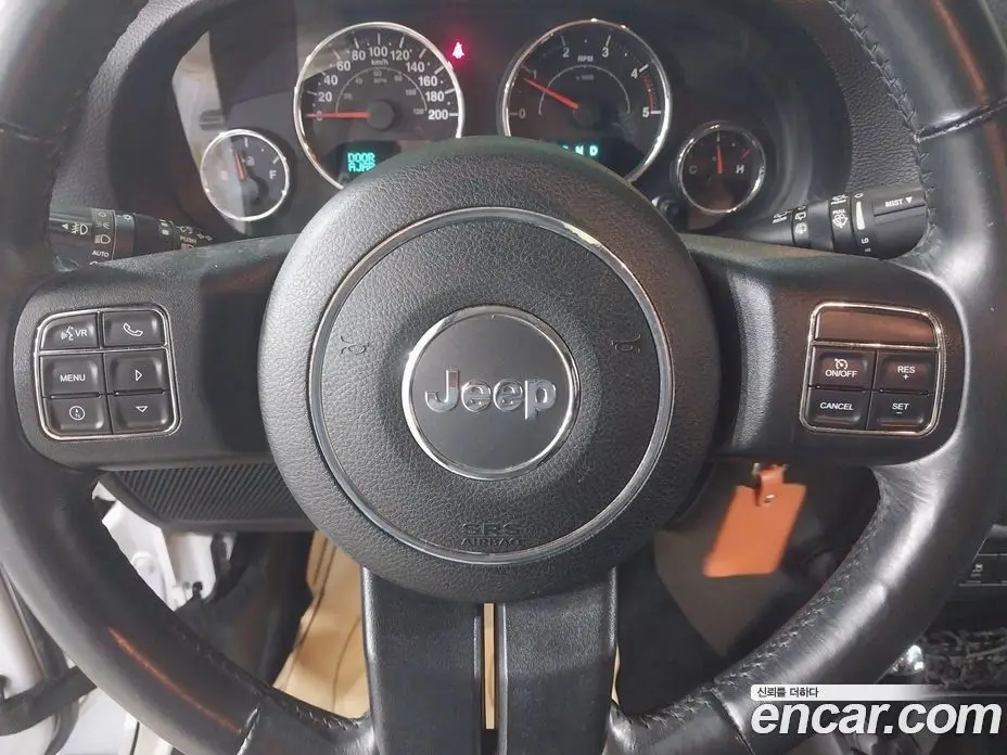 Jeep Wrangler 2013 2.8 автомат (гидро), фото 7 Jeep Wrangler 2013 2.8 автомат (гидро), фото 7