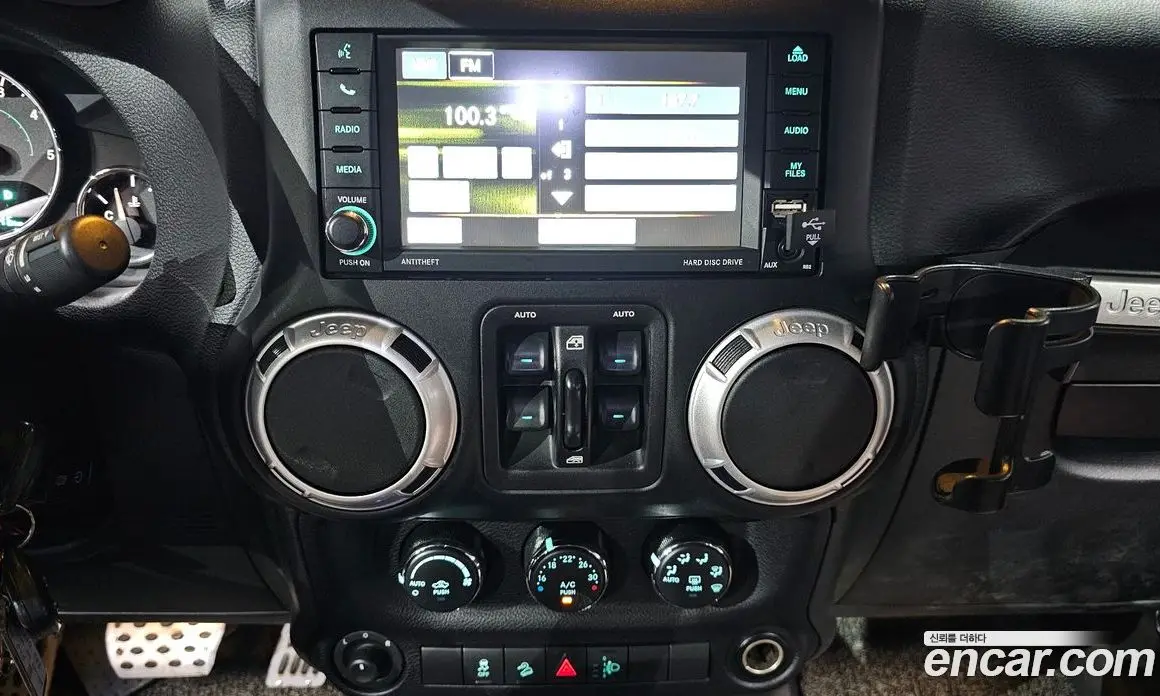 Jeep Wrangler 2015 2.8 автомат (гидро), фото 14