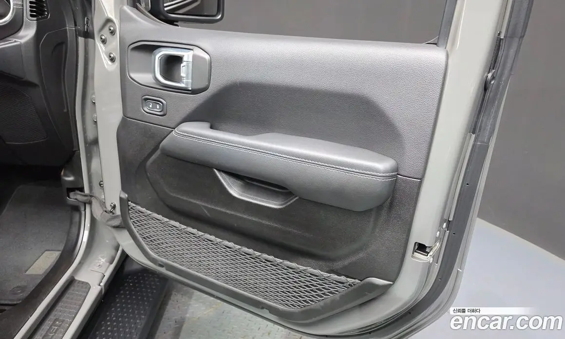 Jeep Wrangler 2022 2.0 автомат (гидро), фото 14 Jeep Wrangler 2022 2.0 автомат (гидро), фото 14