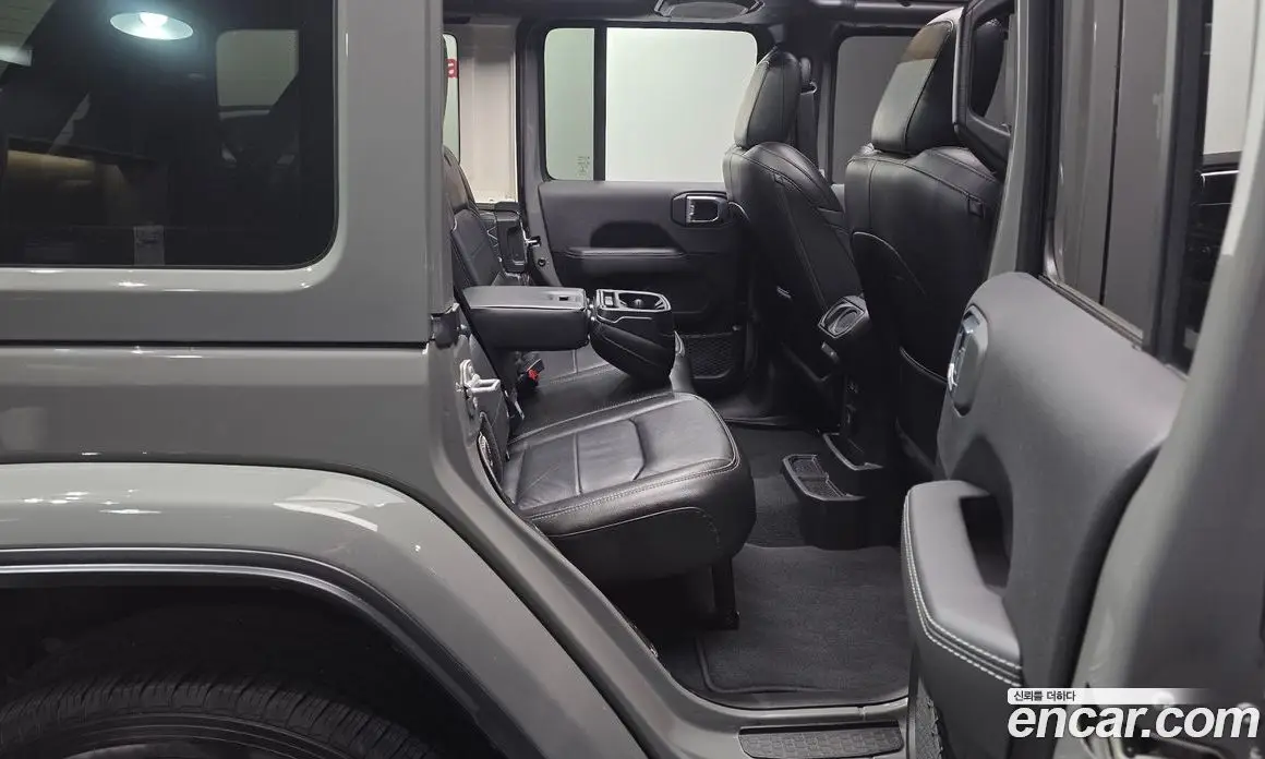 Jeep Wrangler 2022 2.0 автомат (гидро), фото 17 Jeep Wrangler 2022 2.0 автомат (гидро), фото 17